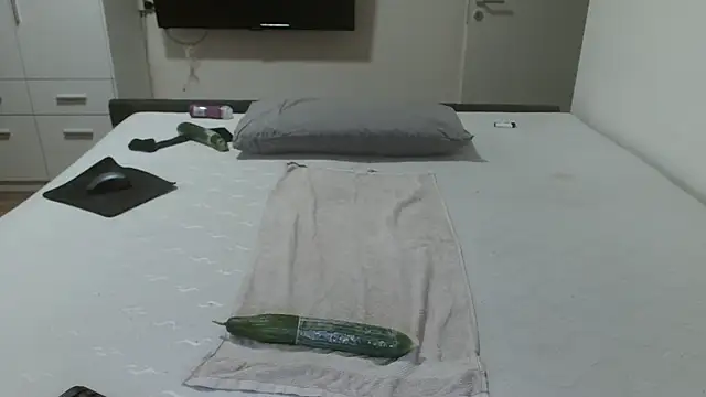 Snapshot of Milo9210 chatting on October 7, 2025, 4:52 pm Milo9210 online show from October 7, 2025, 4:52 pm