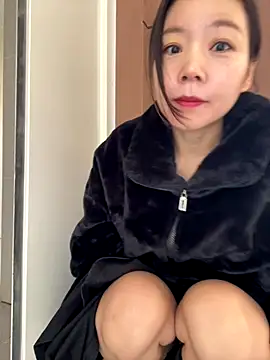 Snapshot of xinmeng-000 chatting on November 3, 2025, 6:40 am xinmeng-000 online show from November 3, 2025, 6:40 am