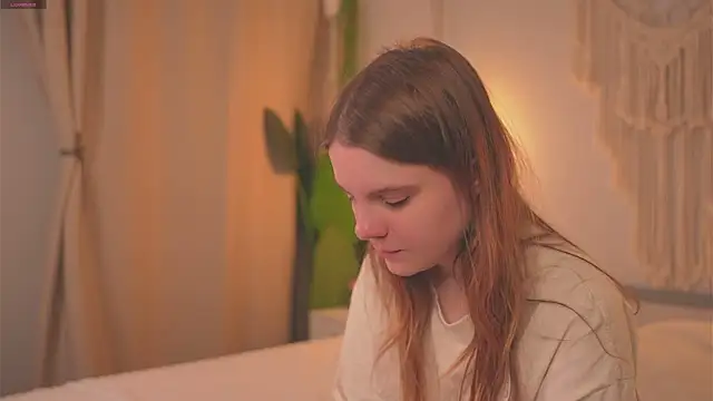 Snapshot of Lu__Lane chatting on October 15, 2025, 8:33 am Lu Lane online show from October 15, 2025, 8:33 am