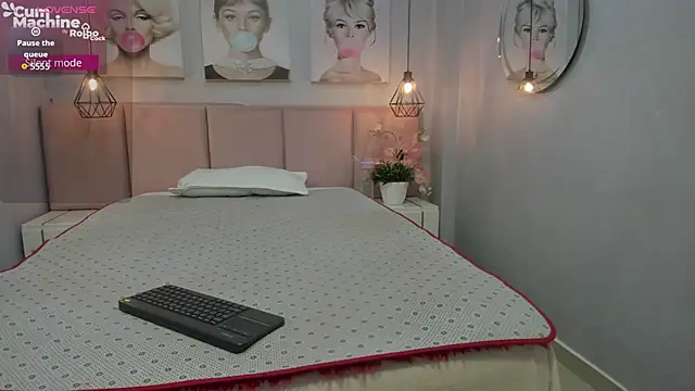 Ximenahott  online show from October 16, 2025, 10:01 am