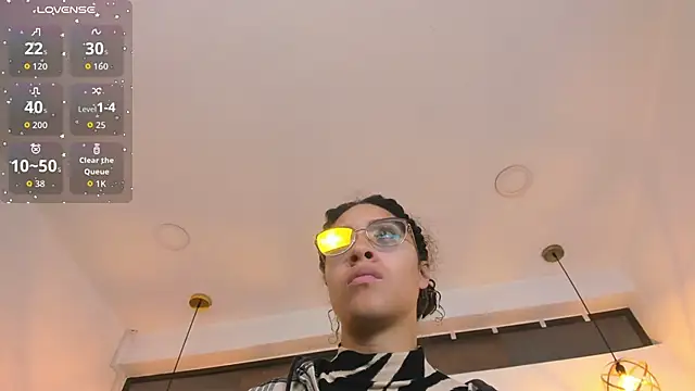 Hanna Cornee  online show from January 14, 2026, 1:59 pm