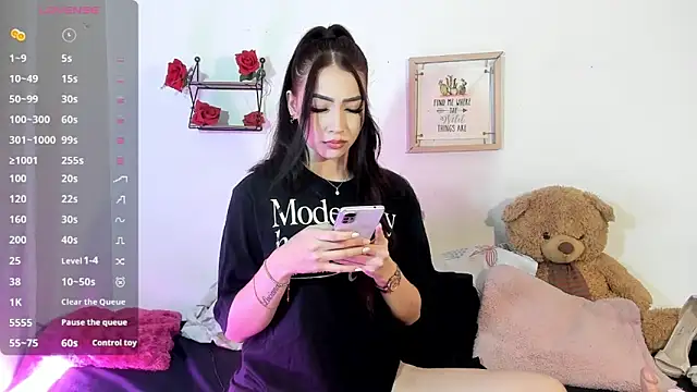 Snapshot of DanielaMarnt_ chatting on September 18, 2025, 2:53 pm DanielaMarnt online show from September 18, 2025, 2:53 pm