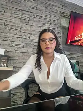 sophia brunette  online show from March 14, 2026, 12:22 pm