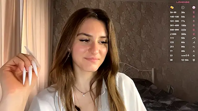 miainheat online show from October 12, 2025, 9:10 am