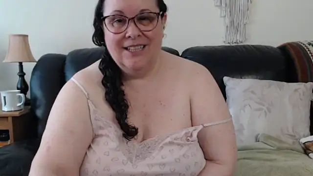 Juicy Julie469 online show from April 19, 2026, 3:57 pm