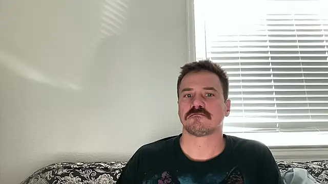 Snapshot of steelwoodVids chatting on December 3, 2025, 8:19 pm steelwoodVids online show from December 3, 2025, 8:19 pm