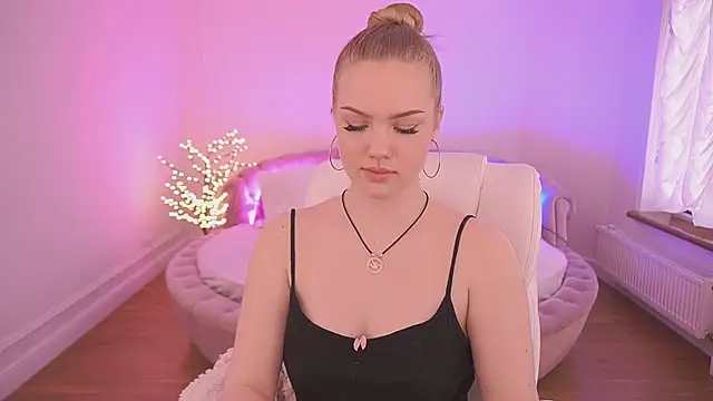 CelesteNoir online show from March 10, 2026, 7:56 am