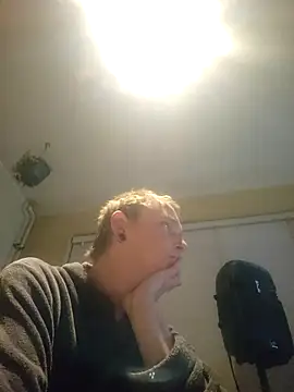 piercingpik online show from April 16, 2026, 9:39 pm