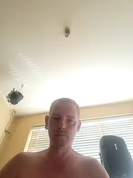 Snapshot of piercingpik chatting on June 30, 2026, 7:52 am piercingpik online show from June 30, 2026, 7:52 am