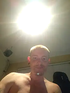 Snapshot of piercingpik chatting on July 6, 2026, 8:55 pm piercingpik online show from July 6, 2026, 8:55 pm