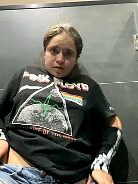 Snapshot of Lucy_YupiSweet chatting on November 14, 2025, 9:51 pm Lucy YupiSweet online show from November 14, 2025, 9:51 pm