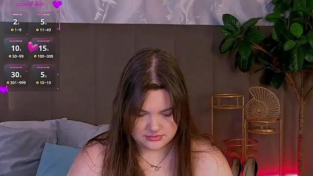 EmilyHyde online show from March 6, 2026, 10:43 am