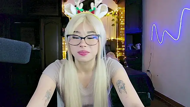 Shisuku Sophi online show from November 29, 2025, 1:50 am