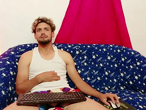 cristian-gp online show from October 31, 2025, 1:46 am