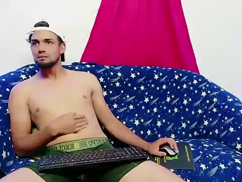 cristian-gp online show from November 14, 2025, 2:59 am