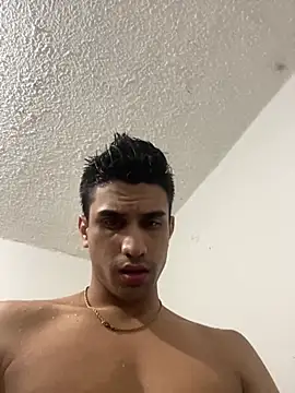 Snapshot of Camachito332 chatting on March 27, 2026, 2:20 am Camachito332 online show from March 27, 2026, 2:20 am