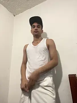 Snapshot of Camachito332 chatting on March 20, 2026, 4:30 pm Camachito332 online show from March 20, 2026, 4:30 pm