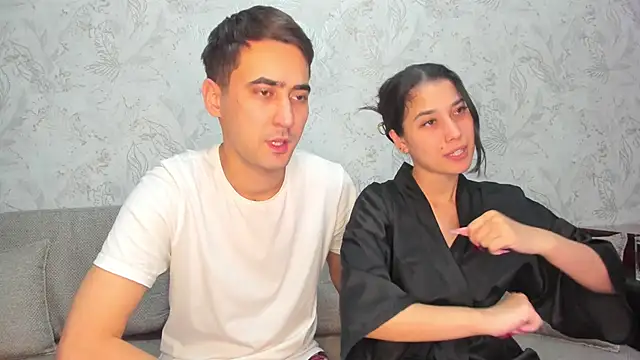 sophywhisper online show from December 3, 2025, 1:32 pm