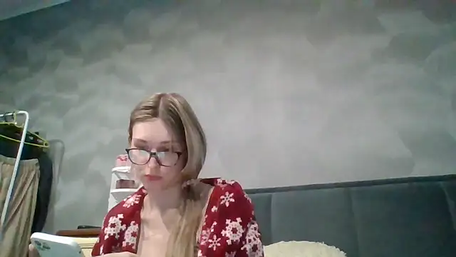 Snapshot of Jugira chatting on February 4, 2026, 8:59 pm Jugira online show from February 4, 2026, 8:59 pm