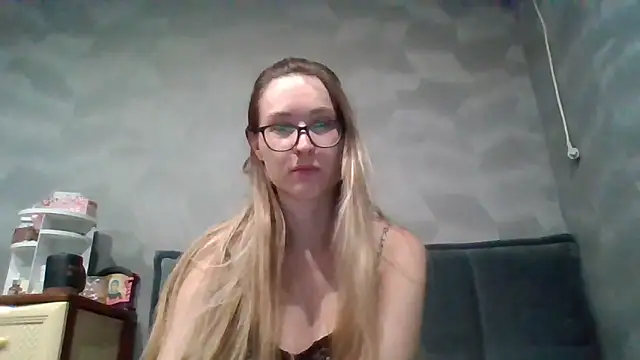 Snapshot of Jugira chatting on December 2, 2025, 11:17 pm Jugira online show from December 2, 2025, 11:17 pm