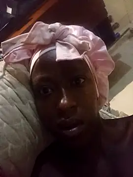 RFeltomWhitJ online show from November 4, 2025, 1:31 am