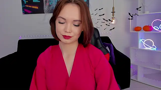 KiraHolli online show from November 2, 2025, 3:11 am