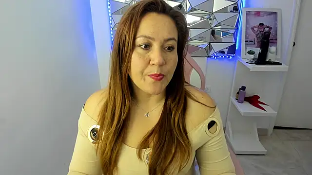 camixxx m online show from November 7, 2025, 12:53 pm