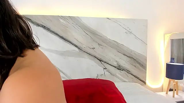 thamiina  online show from December 1, 2025, 7:04 pm