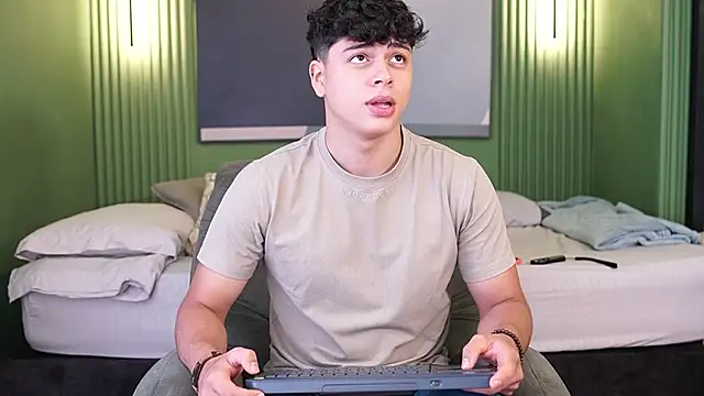 Snapshot of Ethan_occonor chatting on January 8, 2026, 6:25 pm Ethan occonor online show from January 8, 2026, 6:25 pm