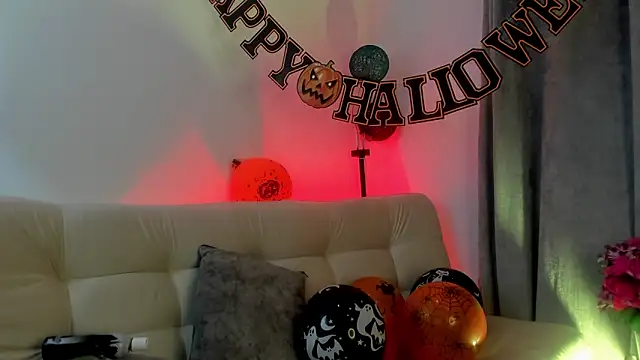 Snapshot of Maitte_love chatting on October 25, 2025, 10:03 am Maitte love online show from October 25, 2025, 10:03 am