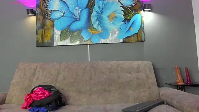 elizabeth lamer online show from December 15, 2025, 6:41 am