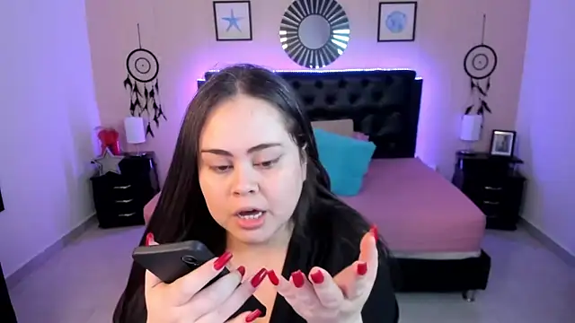 LolaVillalobos online show from March 16, 2026, 12:09 pm