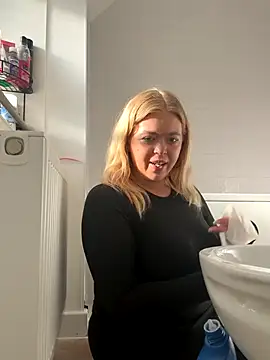 KaylaTrudi online show from October 23, 2025, 9:41 am