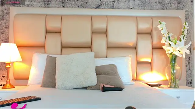 Snapshot of Edna_Copper chatting on January 17, 2026, 3:54 am Edna Copper online show from January 17, 2026, 3:54 am