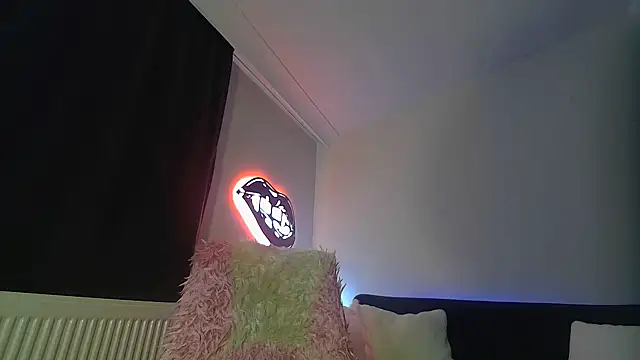 Melisss0404 online show from October 17, 2025, 9:23 am