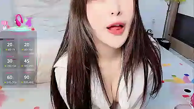 caomei2580 online show from December 4, 2025, 2:49 pm