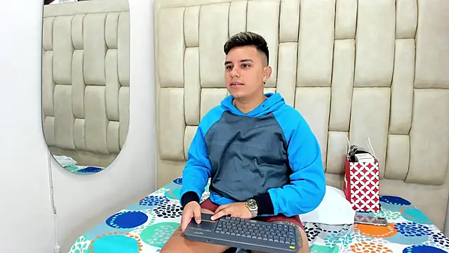 DavilANDkevin2 online show from November 10, 2025, 8:08 am