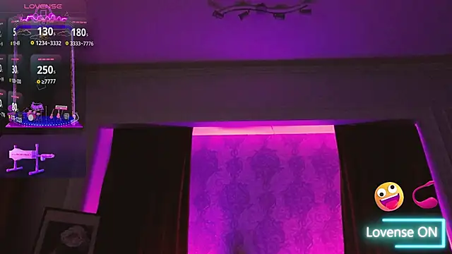 HeidiKendal online show from October 20, 2025, 2:06 pm