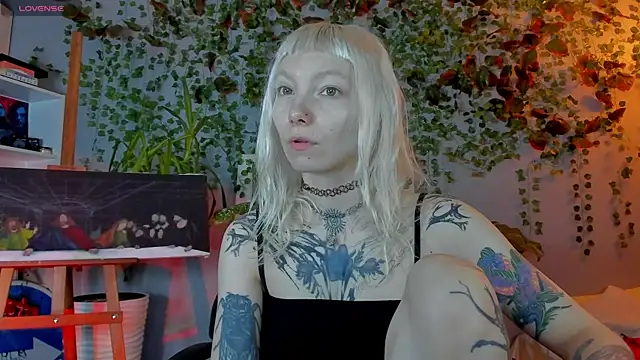 Snapshot of tattoo_art_baby chatting on July 10, 2026, 4:23 am tattoo art baby online show from July 10, 2026, 4:23 am