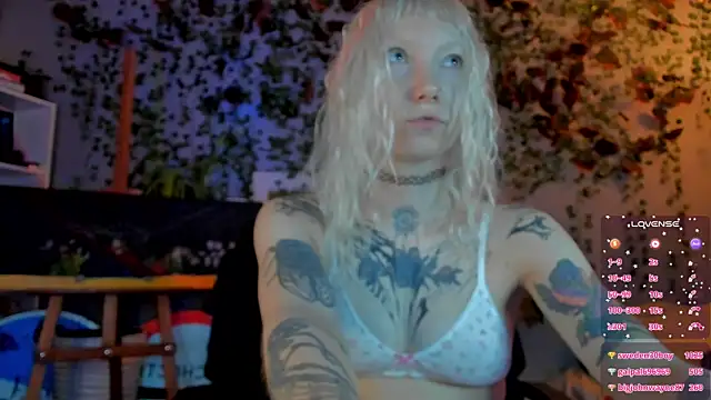 Snapshot of tattoo_art_baby chatting on July 25, 2026, 5:15 am tattoo art baby online show from July 25, 2026, 5:15 am