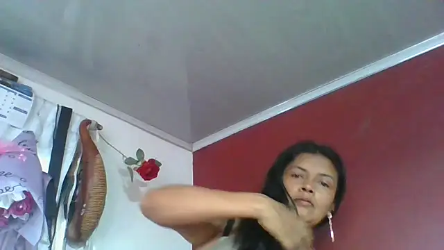 Snapshot of DianaOchoa_ chatting on May 11, 2026, 12:06 pm DianaOchoa online show from May 11, 2026, 12:06 pm