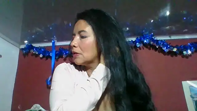 DianaOchoa  online show from November 16, 2025, 3:33 am