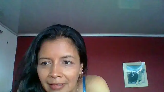 DianaOchoa  online show from October 10, 2025, 7:47 pm