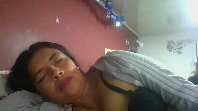 DianaOchoa  online show from February 18, 2026, 9:28 am