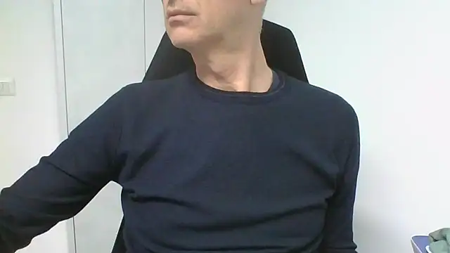 Snapshot of Sensor2000 chatting on February 13, 2026, 3:45 pm Sensor2000 online show from February 13, 2026, 3:45 pm