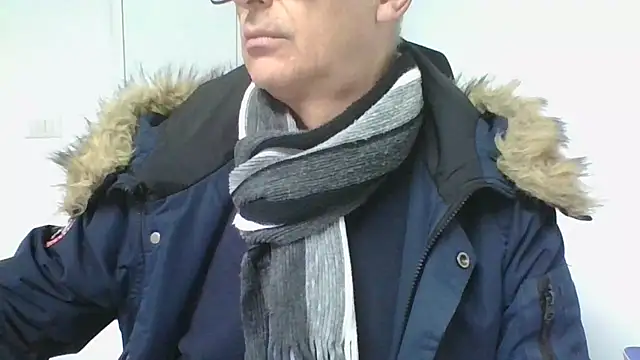 Snapshot of Sensor2000 chatting on February 18, 2026, 8:44 am Sensor2000 online show from February 18, 2026, 8:44 am