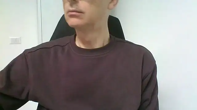 Snapshot of Sensor2000 chatting on February 23, 2026, 8:04 am Sensor2000 online show from February 23, 2026, 8:04 am