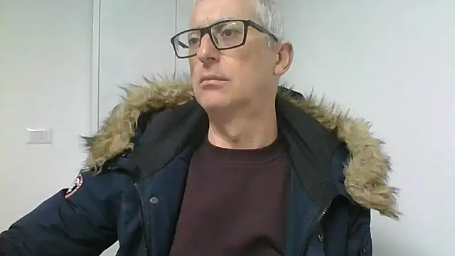 Snapshot of Sensor2000 chatting on February 14, 2026, 11:21 am Sensor2000 online show from February 14, 2026, 11:21 am