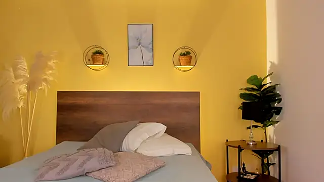 Snapshot of Keily-w chatting on October 13, 2025, 8:54 pm Keily-w online show from October 13, 2025, 8:54 pm