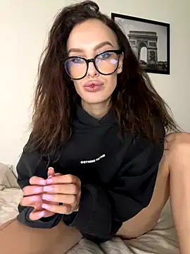 Snapshot of goodgirldevil chatting on November 25, 2025, 11:32 am goodgirldevil online show from November 25, 2025, 11:32 am